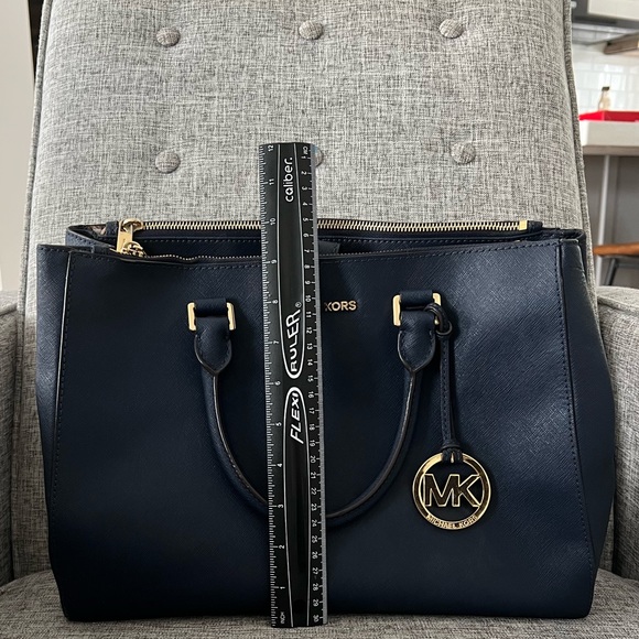 Michael Kors Saffiano Leather Bag - Picture 11 of 12